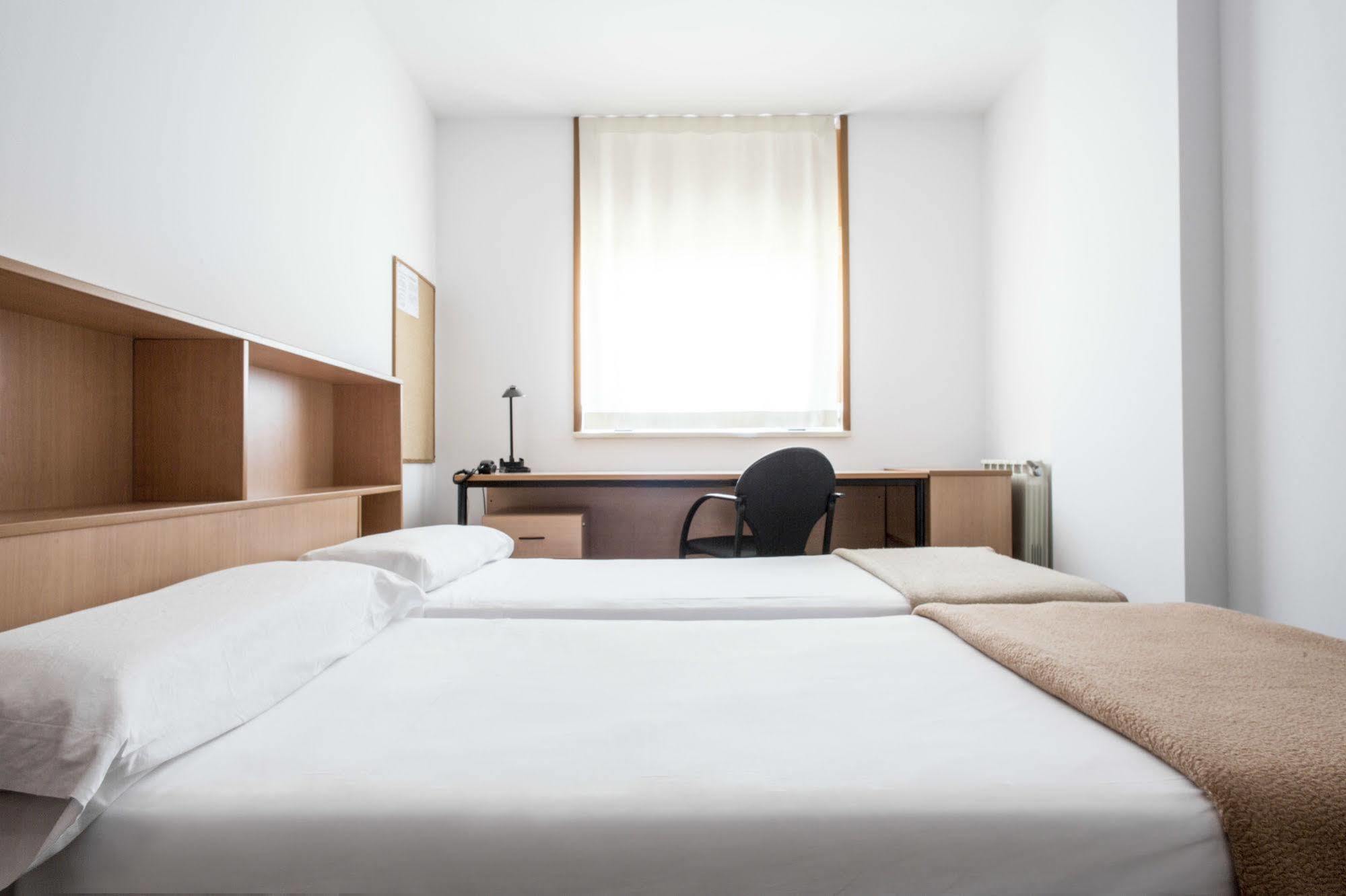 Hostal Residencia Universitaria Campus De Montilivi